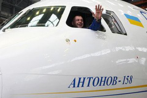 "Антонов" нашел покупателя на два Ан-158 в Украине