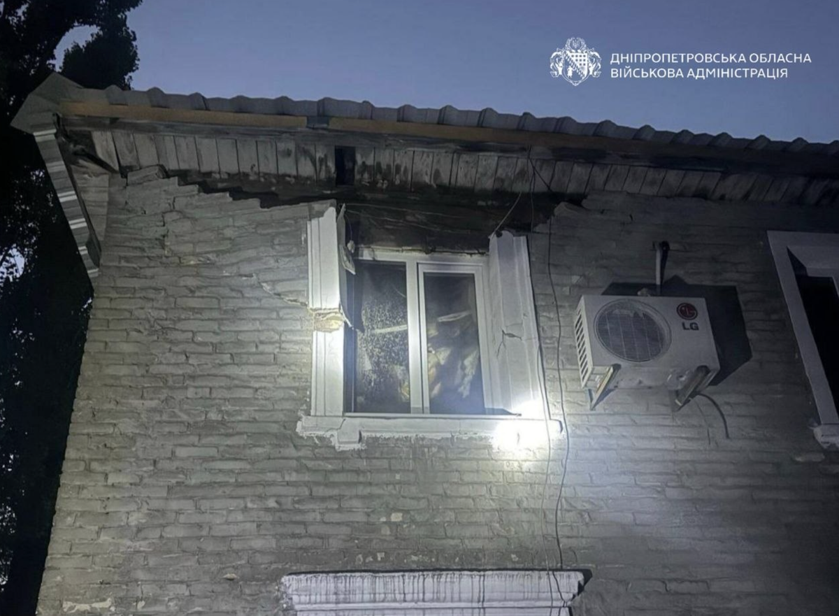 Житлові будинки постраждали внаслідок російських ударів по Дніпропетровській області 