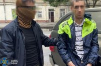 В Одесі затримали двох підозрюваних у підпалі авто українських військових на замовлення ФСБ