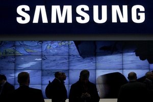Samsung готовит мобильные устройства с гибким экраном