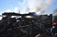 В результате обстрела Новолуганского уничтожен жилой дом 