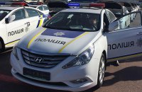 В Киеве женщина-водитель укусила и сбила полицейского