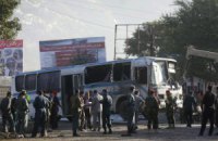 Террорист атаковал автобус с военными в Кабуле: 6 жертв