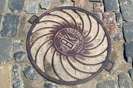​В Черкассах установят канализационные люки с гербом города
