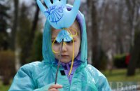 В столице в поддержку детей-аутистов прошла акция "Київ у блакитному" 