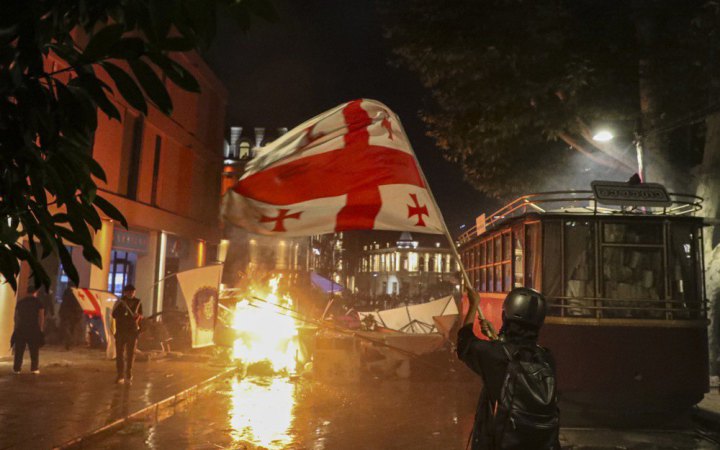 У Грузії мітингувальнику загрожує кримінальна відповідальність за перекриття дороги