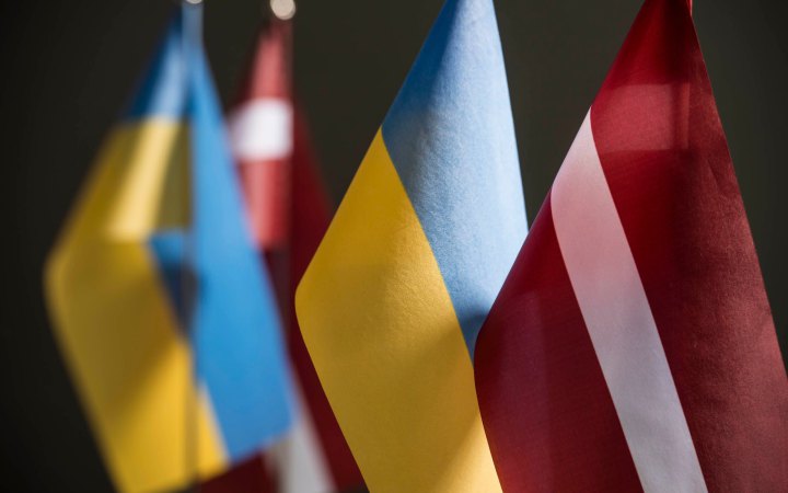 Україна повинна мати право наносити удари по військових об’єктах на території Росії, – МЗС Латвії