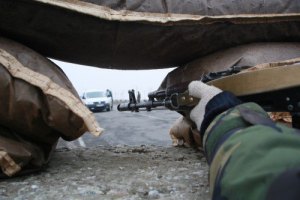 Террористы возобновили обстрел погранотряда в Луганске