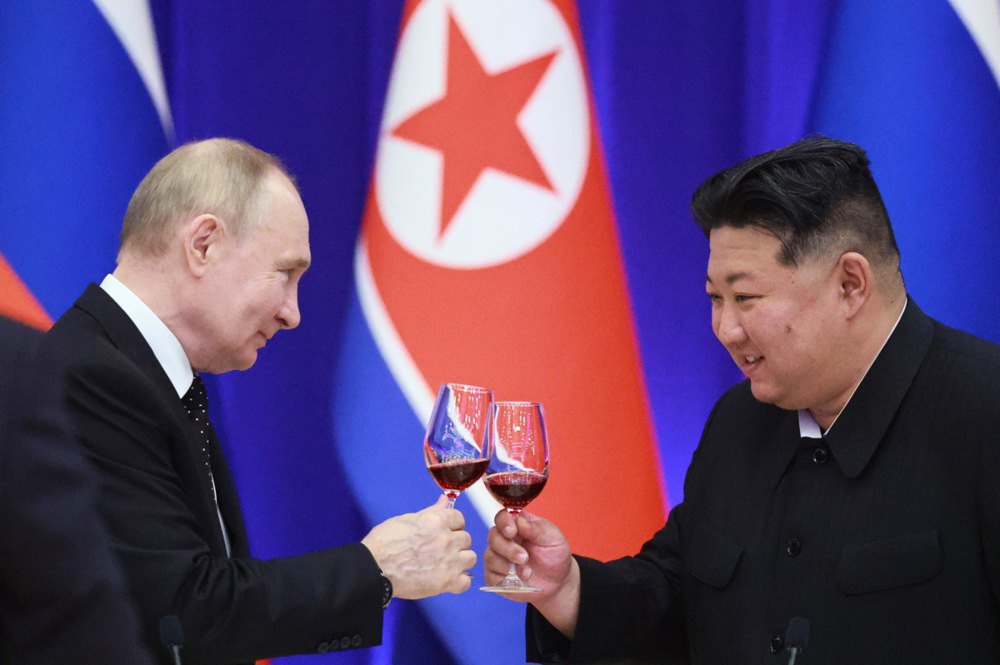 Путін і Кім Чен Ин під час прийому на честь Путіна у Пхеньяні, Північна Корея, 19 червня 2024 року