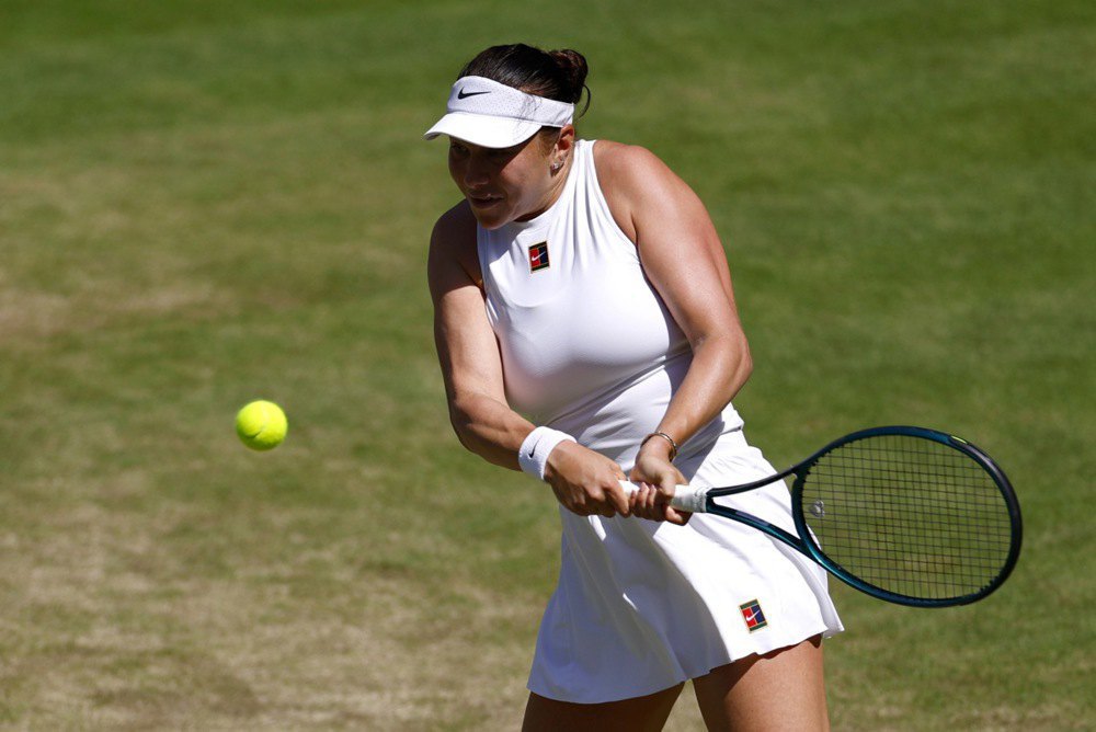 Аманда Анісімова в матчі проти «нейтральної» білоруски Аріни Соболенко