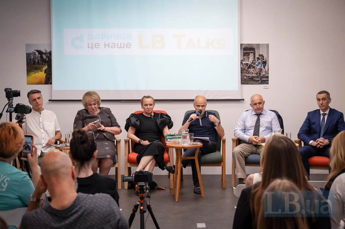Віктор Досенко, Елла Лібанова, Катерина Загорій, Михайло Радуцький, Борис Тодуров і Віктор Ляшко (праворуч)