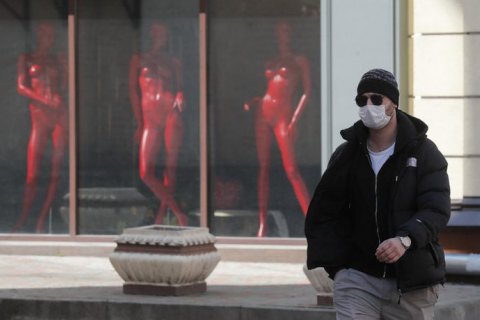 В Киеве "общественным местом", где нужно надевать маску, объявили весь город