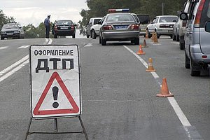 В Харькове не разминулись автозак и легковушка