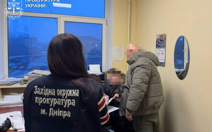 Повідомлено про підозру лікарям-травматологам, які випадково оперували дитині здорову руку