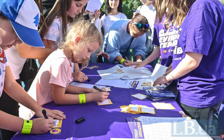 Від кишенькових до інвестицій: як школярам навчитися правильно розпоряджатися грошима