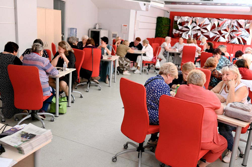 Заняття з фінансової грамотності для людей старшого віку, Університет ІІІ віку «Протон», Київ.