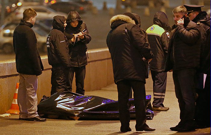На місці вбивства опозиціонера Бориса Нємцова в Москві, 28 лютого 2015 р.