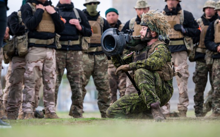 Генштаб показав, як українські військові тренуються у Британії