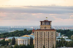 "Свобода" поставила охорону біля готелю "Україна" в Києві