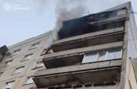 Російський FPV-дрон влучив у дев’ятиповерхівку у Дружківці на Донеччині