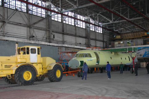 На "Антонові" зібрали фюзеляж першого Ан-132