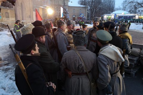 В Киеве начался марш ко Дню героев Крут