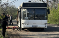 Росія атакувала дроном автобус з працівниками підприємства у Марганці. Загинули 10 людей, ще понад 50 поранені (оновлено)