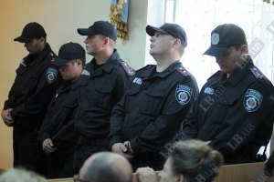 Милиция не подпускает к Тимошенко защитника 