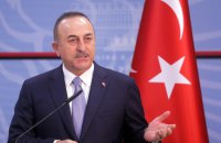 Міністр закордонних справ Туреччини підтримав російську вимогу щодо розблокування експорту зерна і добрив із РФ