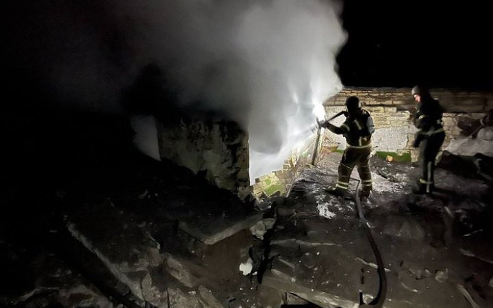 Росіяни обстріляли Харківщину: є влучання у лікарню і машину швидкої, загинула жінка