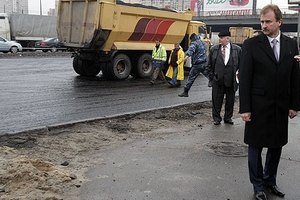 Власти Киева начали "глобальный" ремонт дорог