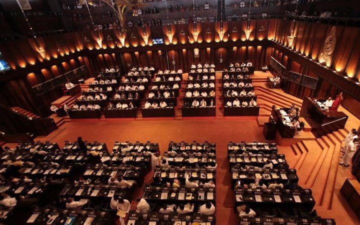 Шрі-Ланка голосуватиме за закон, який передбачає ув’язнення за “незаконні” повідомлення у соцмережах