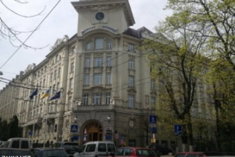 У будівлі, де розташовані офіси компаній нардепів Дубневичів, проходять обшуки