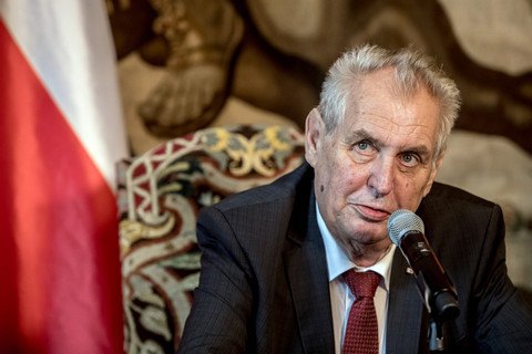 Президент Чехії має намір обговорити із Зеленським питання русинів