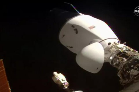 До МКС уперше пристикувалися одразу два кораблі Ілона Маска