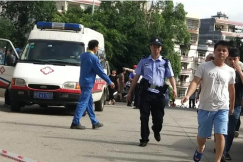 У Китаї озброєний ножем чоловік напав на школу, поранено 39 осіб