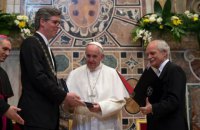 Папа Римський отримав премію Карла Великого