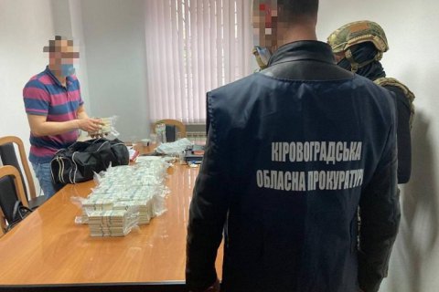 На Кировоградщине задержали двух человек, которые за $3,5 млн обещали должность главы ОГА 