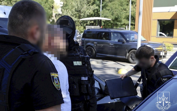 Військовому оголосили підозру за організацію схеми виключення військовозобов'язаних з обліку