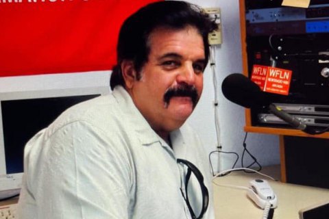 Американский радиоведущий-антивакцинатор умер от COVID-19