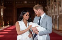 Меган Маркл і принц Гаррі показали перше фото новонародженого сина