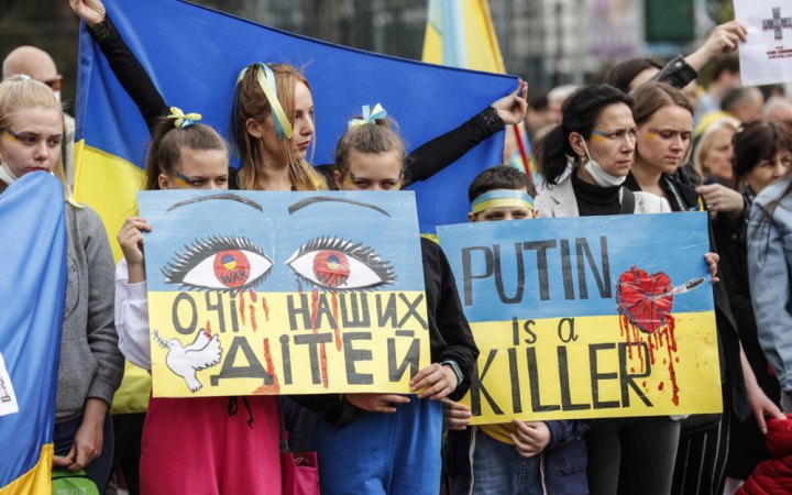 Більшість українців відчувають гордість за країну, - опитування 