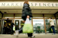 В магазинах Marks & Spencer кассиры-мусульмане могут не продавать алкоголь и свинину