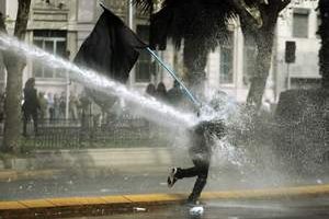 Мэр Антальи отказался предоставить воду для разгона демонстрантов