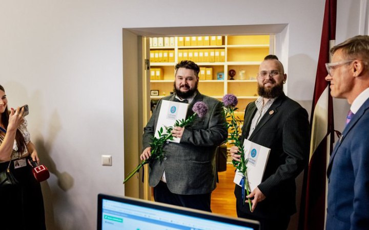 У Латвії перша одностатева пара офіційно зареєструвала партнерство