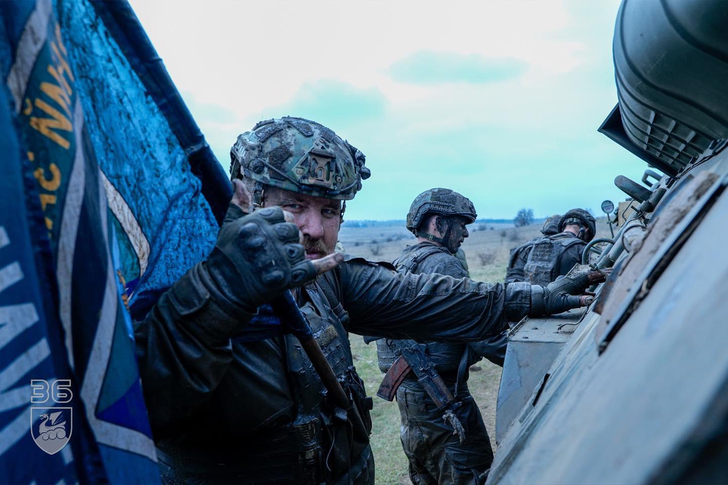 Морпіхи 36 окрема бригада морської піхоти під час подолання смуги перешкод