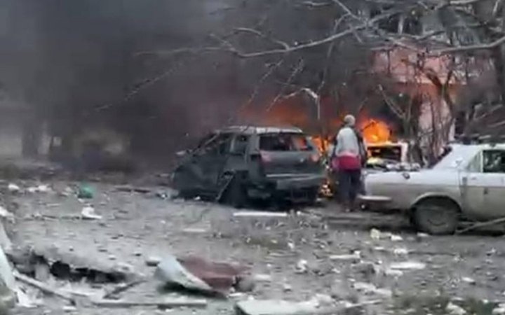 Росіяни вдарили КАБом по центру Куп'янска, є постраждалі