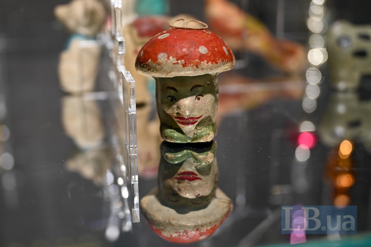 Харківські артільні іграшки 30-40х років, виготовлені методом гарячої штамповки