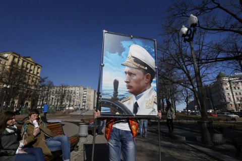 В окупованому Сімферополі почали збирати гроші на пам'ятник Путіну-капітану