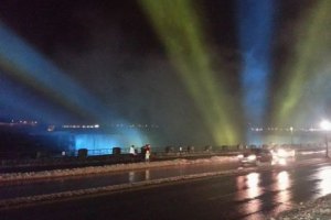 Украинцы в Канаде осветили Ниагарский водопад в цвета украинского флага